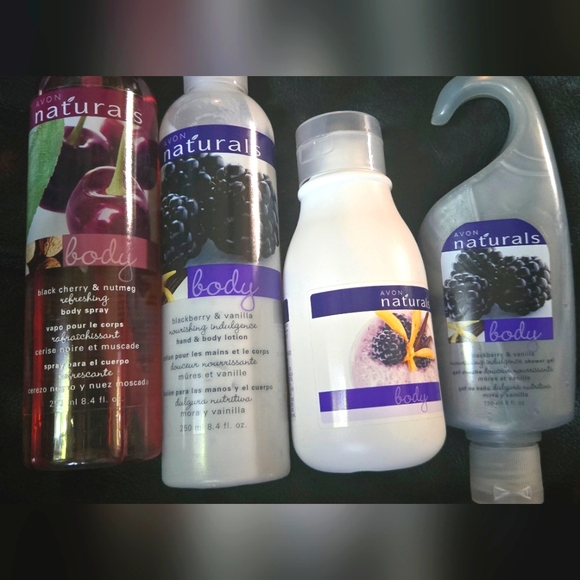 Avon Other - Avon Naturals Blackberry & Vanilla Set Full Size 8.4floz